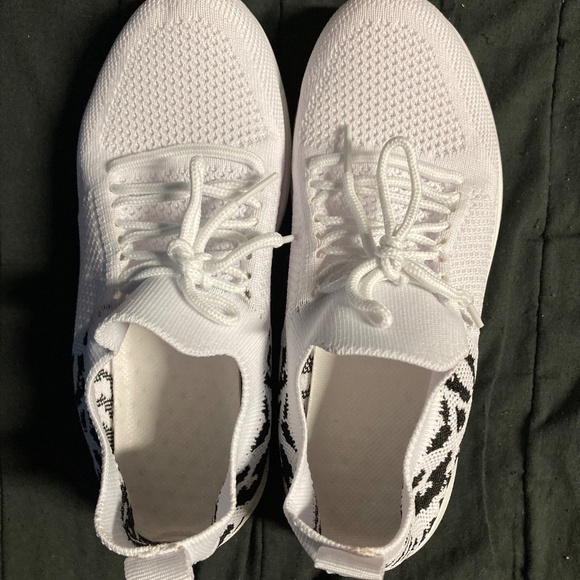White Leopard Print Sneakers | Women’s Size 6.5 - Picture 9 of 10